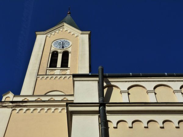 Cost of Church Gutter Installation in Portland
